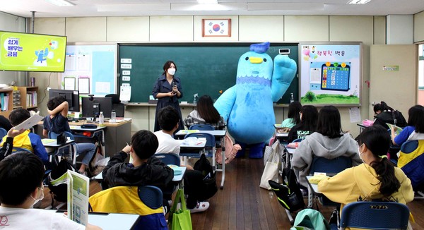새마을금고, 금융지식 취약계층 교육 나서..."보드게임으로 배운다" - 아시아에이