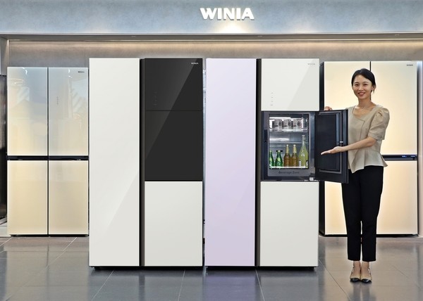 위니아, 감각적인 컬러의 802리터 양문형 냉장고 출시 [사진=위니아]