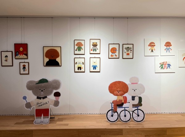 대명소노그룹 소노펫클럽앤리조트가 김승연 작가 초대전 ‘모자의 숲’ 전시를 선보인다. [사진=대명소노그룹]