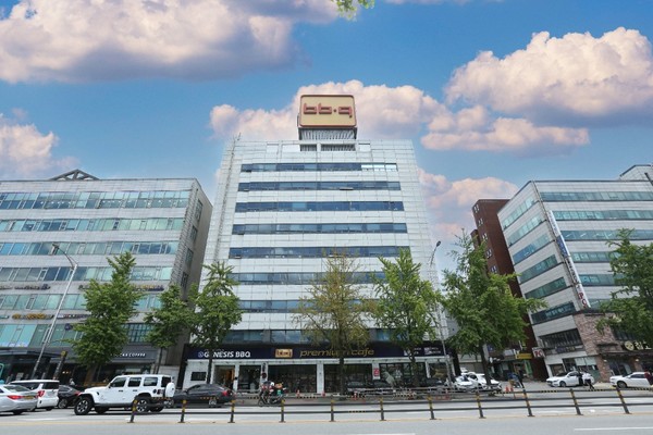 [사진=제너시스BBQ]