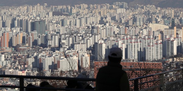 서울 남산에서 바라본 도심 아파트 단지 모습. [사진=뉴스1]
