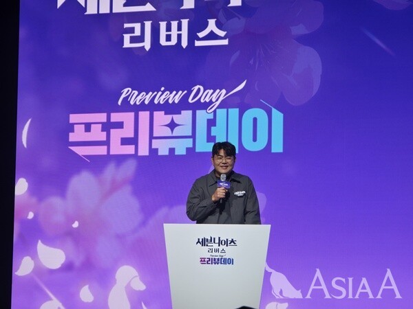 김정민 넥마블넥서스 대표가 24일 지타워 컨벤션에서 진행된 '세븐나이츠 리버스' 프리뷰 데이에서 게임을 소개하고 있다. [사진=이준호 기자]