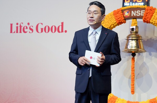 인도 뭄바이 국립증권거래소에서 14일(현지시간) 열린 LG전자 인도법인 상장식에 참석한 LG전자 조주완 CEO. [사진=LG전자]