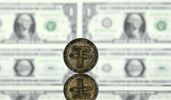 14일 오후 4시 20분 빗썸 기준 테더 가격은 전날 같은 시간 대비 1.47% 오른 1515원을 기록하고 있다. 이날 테더는 1525원까지 치솟기도 했다. 이날 해외 시장을 중심으로 비트코인(BTC)을 비롯한 주요 가상자산 가격이 폭락하면서 김치프리미엄(국내 거래소 가격이 해외보다 높은 현상)이 4%대까지 치솟은데다, 환율이 급등하면서 사실상 달러를 사는 것과 같은 테더에 매수세가 몰린 영향이다. 사진=뉴스1