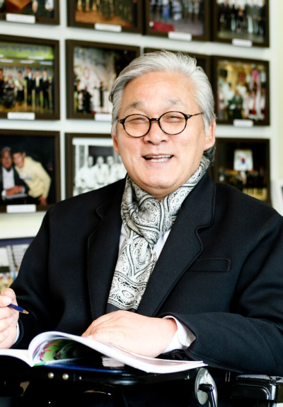 정덕환 씨는 40여년에 걸쳐 장애인 사회참여를 확대하며 자립 중심의 '생산적 복지' 모델 구축에 힘써왔다. [사진=HD현대1%나눔재단]