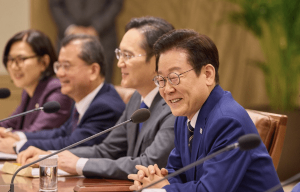 삼성, SK, 현대차, LG 등 국내 빅4 기업이 향후 5년간 국내에 최대 1000조 원 규모의 투자를 계획하면서, 침체를 이어온 지방 부동산과 건설 경기에도 긍정적 영향이 예상된다. 대규모 고용과 협력사 이전을 동반하는 초대형 산업 프로젝트가 지방 산업단지 중심으로 진행되면, 지역 가치가 재평가될 가능성이 크다는 분석이다.  사진=뉴스1