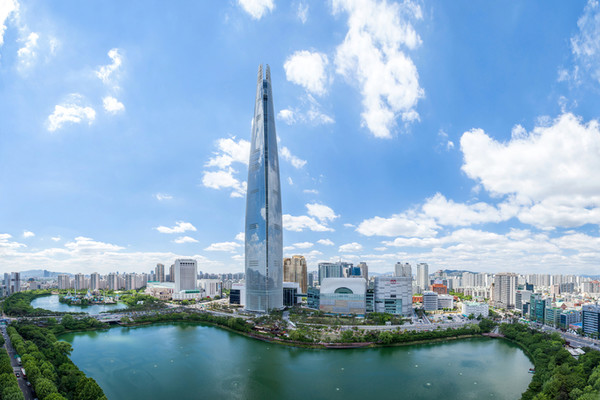 롯데그룹, 1.3조 자산 매각에 수익성 회복...재무개선 전환점 마련 - 뉴스 썸네일 이미지