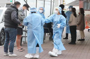 [속보] 고성군청 23일 확진자 7명 발생 알려...수산업 관련 소집단 발생 - 뉴스 썸네일 이미지